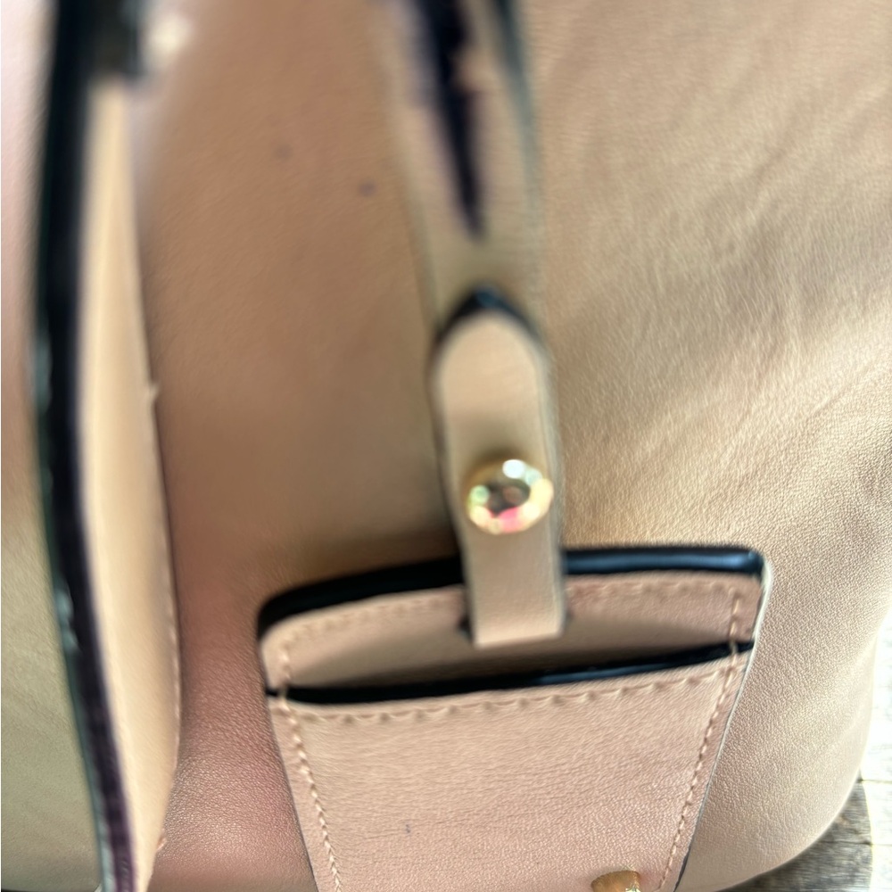 The Limited Elegant Light Pink Leather Handbag/Shoulder Bag/Crossbody NWT - Picture 4 of 10